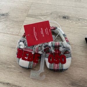 New Christmas baby slippers- bebe oso